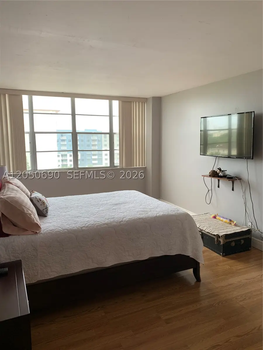 2025 NE 164th St #808, North Miami Beach, FL 33162 - #2