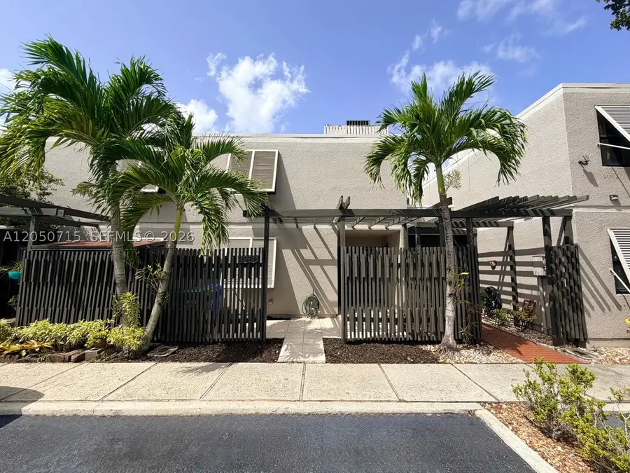 11250 NW 14th Ct, Pembroke Pines, FL 33026 - #2