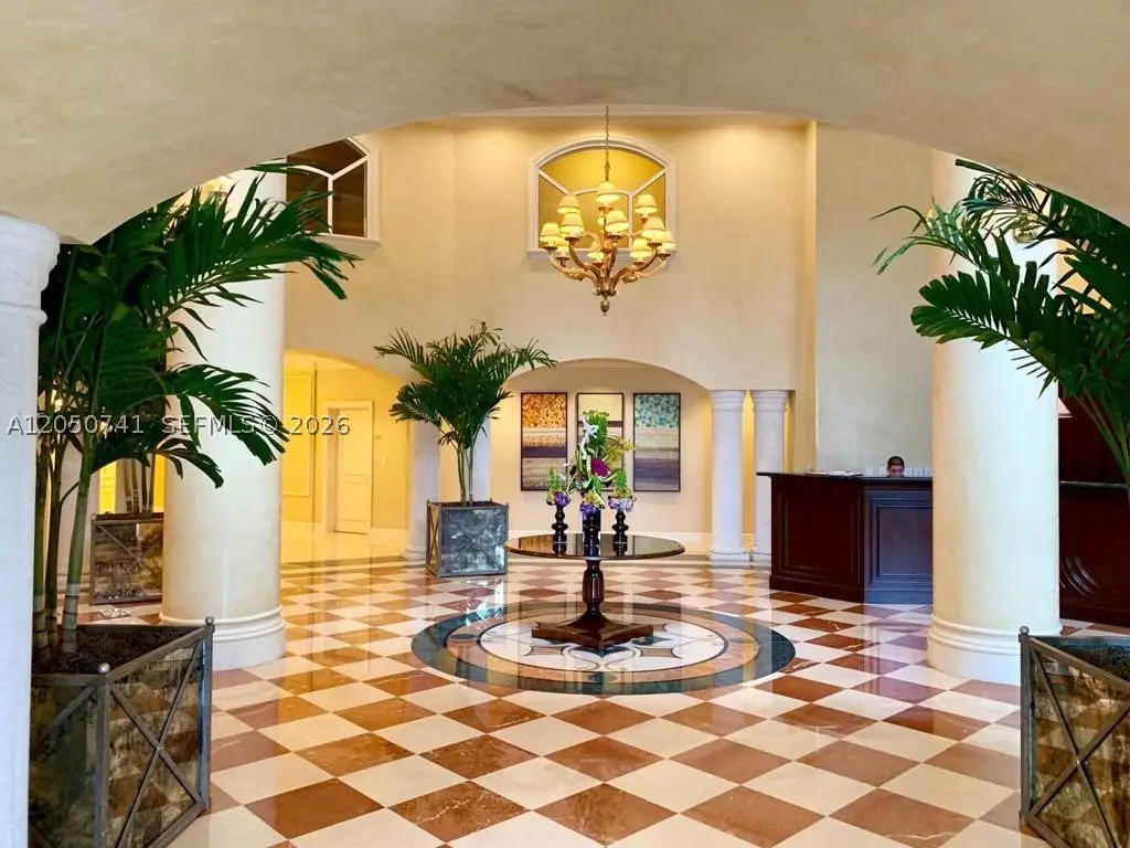 20000 E Country Club Dr #405, Aventura, FL 33180 - #1