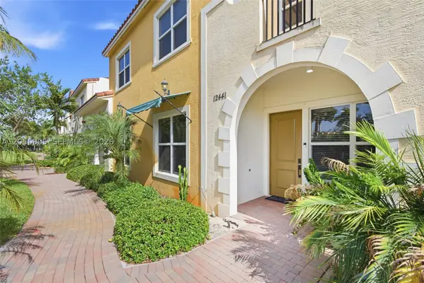 12441 NW 18th Ct, Pembroke Pines, FL 33028