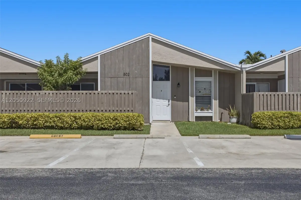 502 Woodgate Cir #B, Sunrise, FL 33326 - #1
