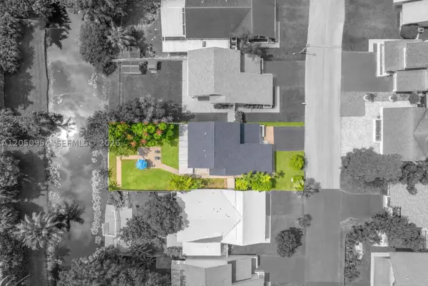 3950 SW 82nd Ter, Davie, FL 33328