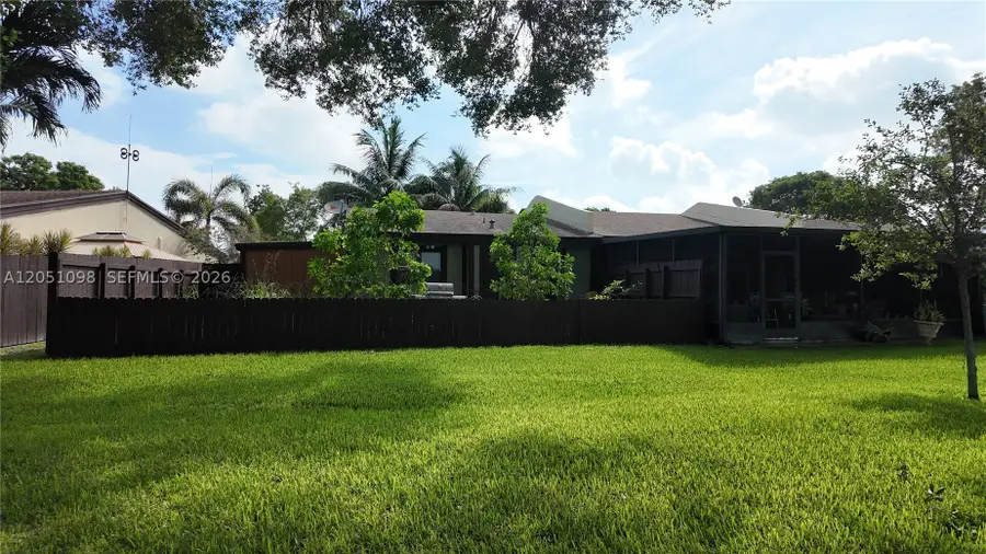 2070 Sweet Gum Ave, Pembroke Pines, FL 33026 - #3