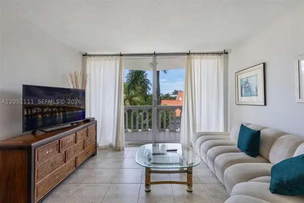 3199 S Ocean Dr #305, Hallandale Beach, FL 33009