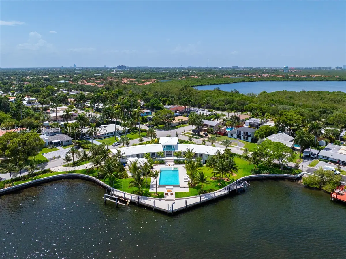 900 N Northlake Dr, Hollywood, FL 33019 - #1