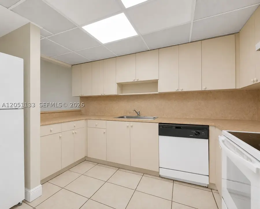 6940 Miami Gardens Dr #1-531, Hialeah, FL 33015 - #3