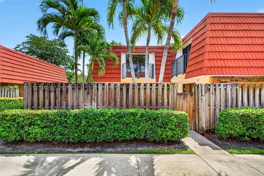 719 NW 98th Cir, Plantation, FL 33324 - #2