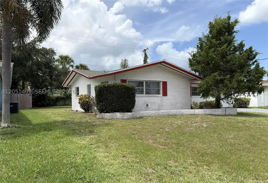 3696 Dogwood Ave, Palm Beach Gardens, FL 33410 - #2