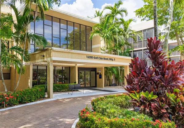 16200 Golf Club Rd #109, Weston, FL 33326