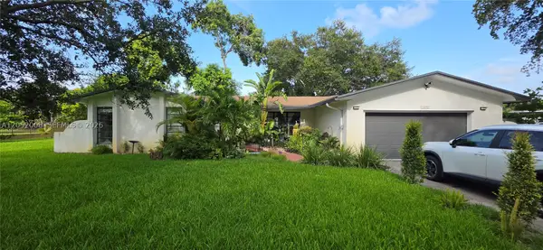 Address Withheld By Seller, Davie, FL 33325