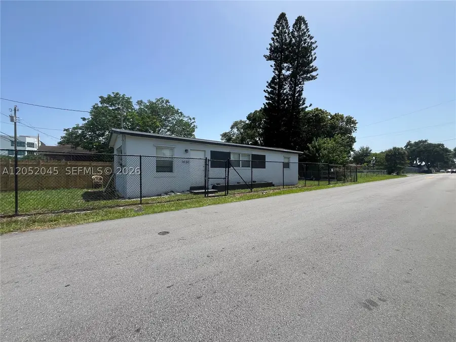 1430 NW 7th St, Fort Lauderdale, FL 33311 - #2