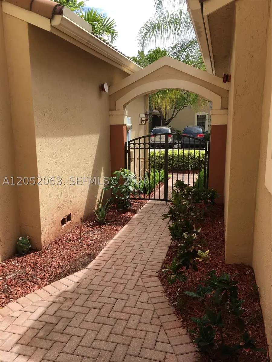 4258 Vineyard Cir, Weston, FL 33332 - #2