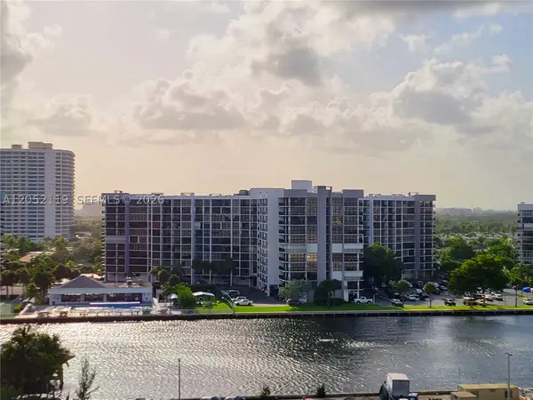 3505 S Ocean Dr #901, Hollywood, FL 33019