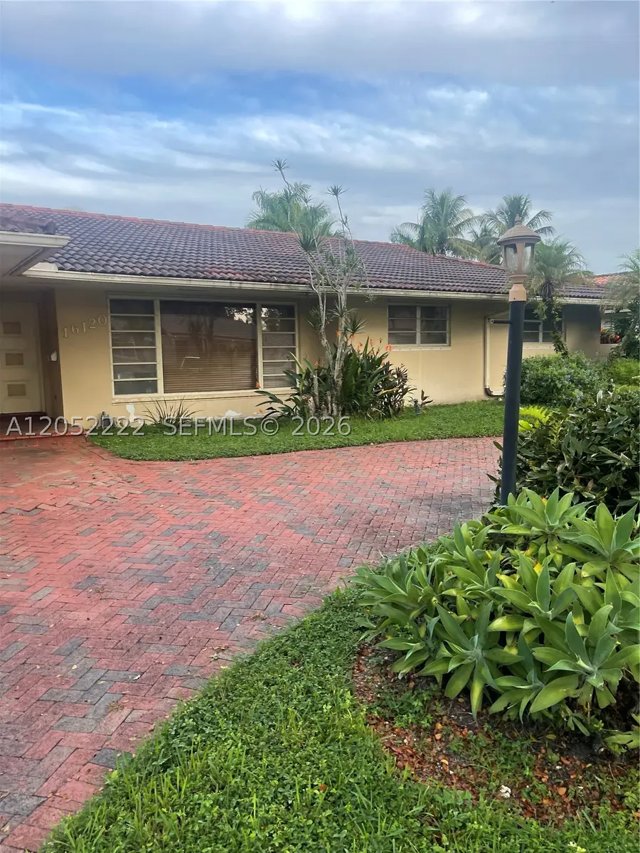 16120 E Troon Cir, Miami Lakes, FL 33014 - #2