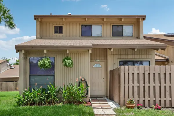 2112 SW 81st Way, Davie, FL 33324