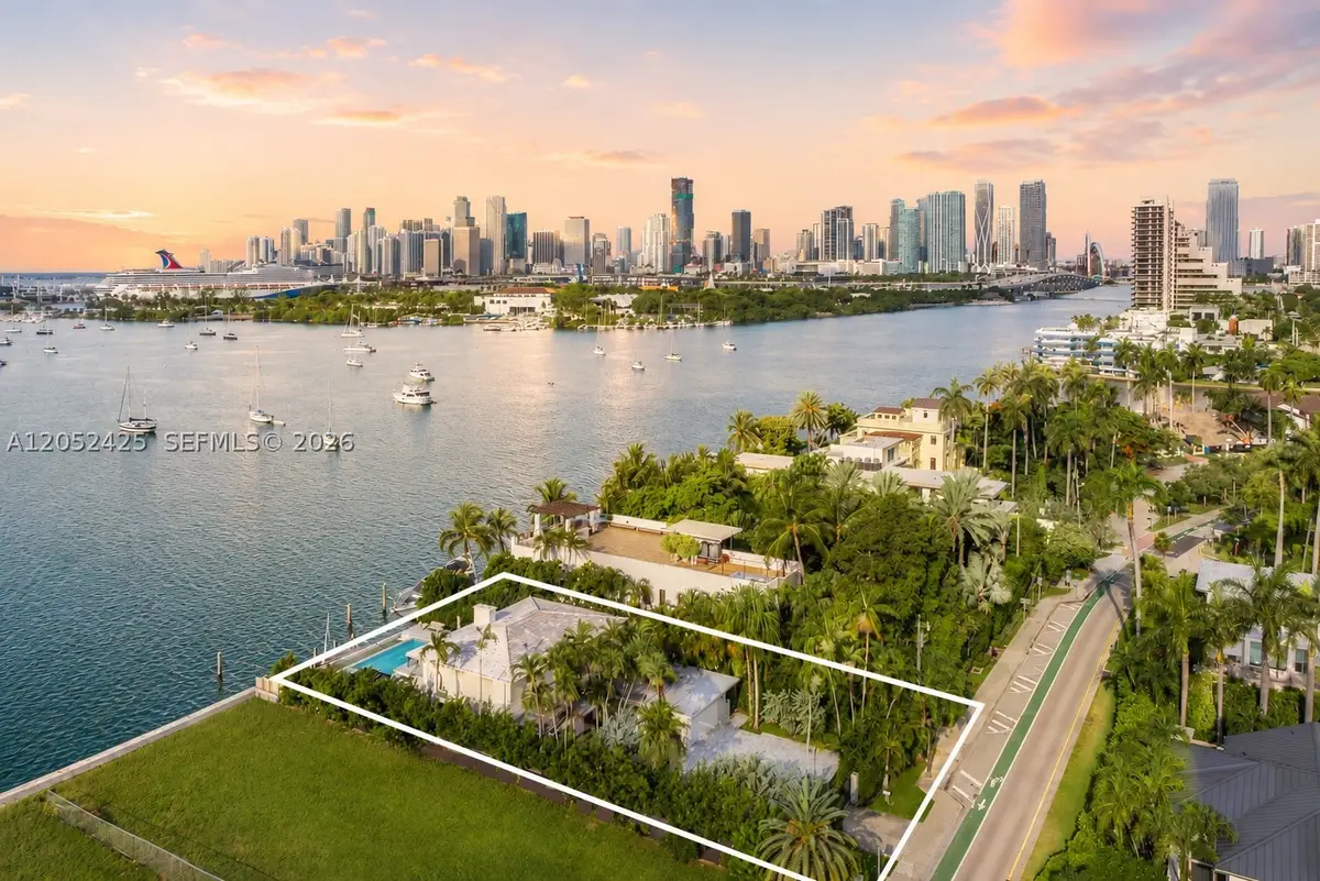 1300 S Venetian Way, Miami, FL 33139 - #1