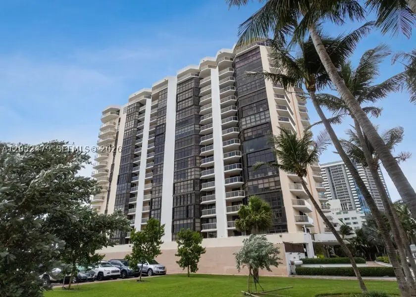 6423 Collins Ave #809, Miami Beach, FL 33141 - #2