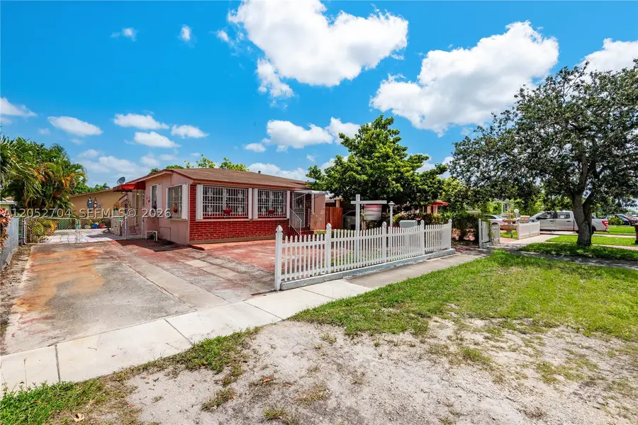225 E 43rd St, Hialeah, FL 33013 - #2