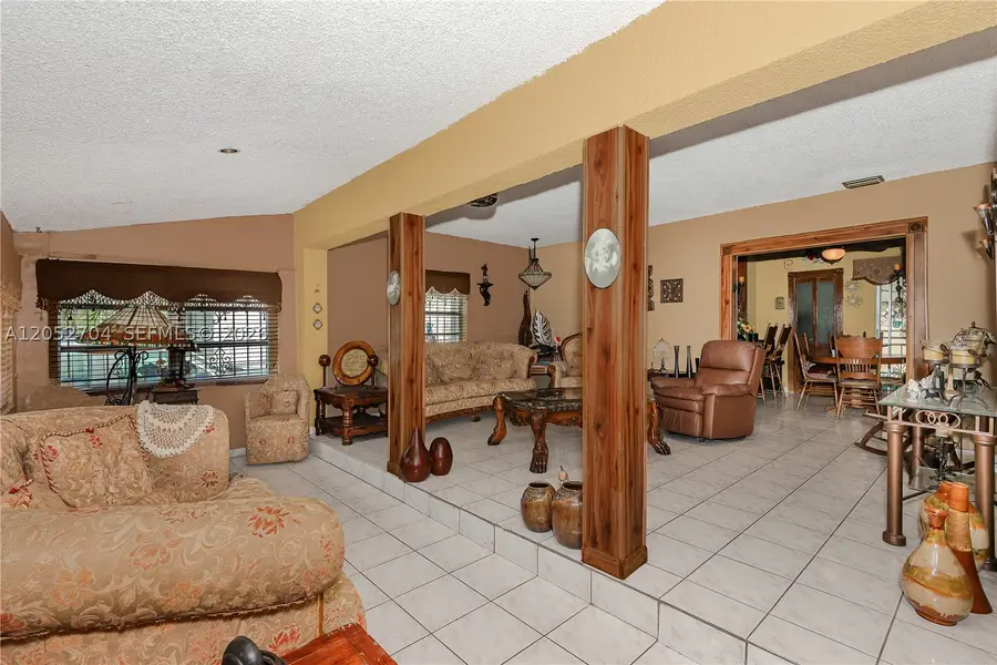 225 E 43rd St, Hialeah, FL 33013 - #3