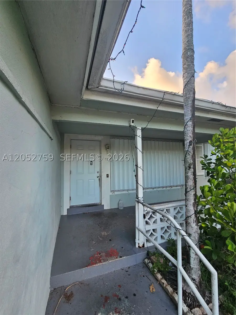 722 S E St, Lake Worth, FL 33460 - #2