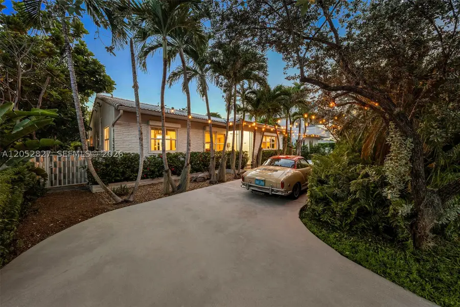 9172 Carlyle Ave, Surfside, FL 33154 - #2