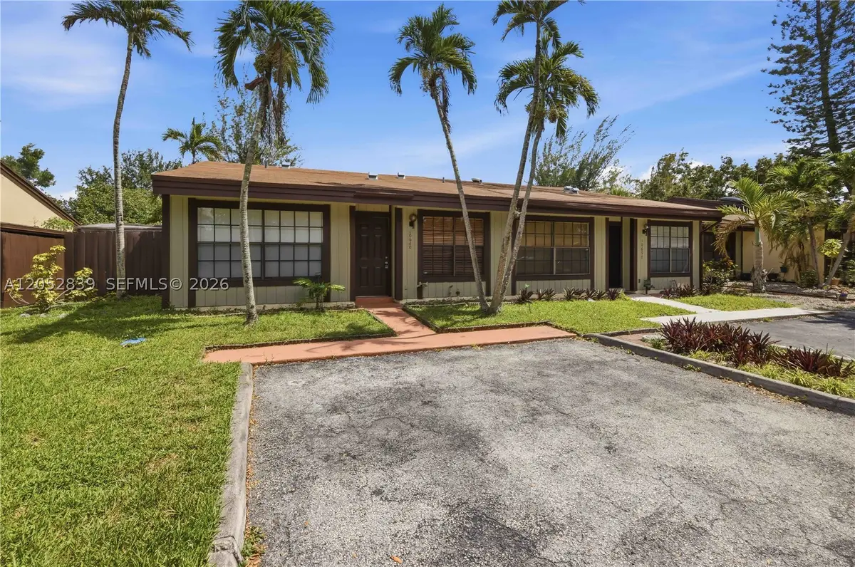 10680 Cherry Ave, Pembroke Pines, FL 33026 - #1