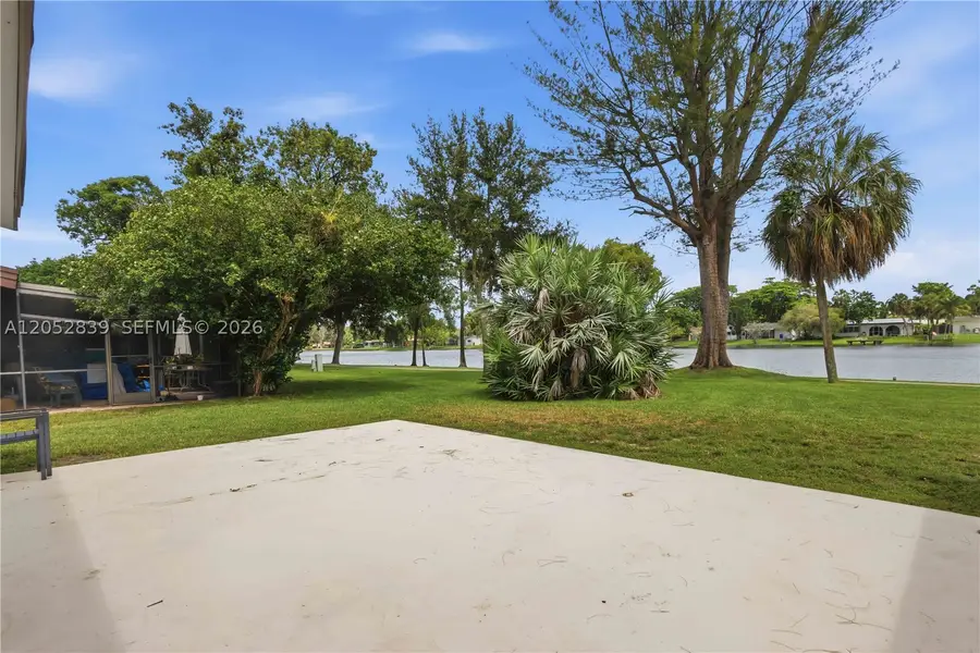 10680 Cherry Ave, Pembroke Pines, FL 33026 - #3