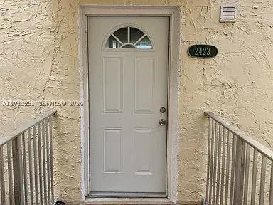 10000 NW 80th Ct #2423, Hialeah Gardens, FL 33016