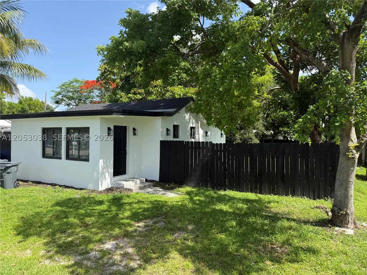 6125 Call St, Hollywood, FL 33024 - #1