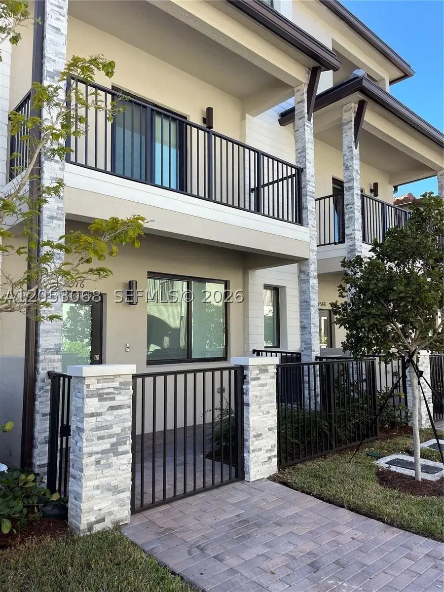 4576 NW 83rd Path, Doral, FL 33166 - #1