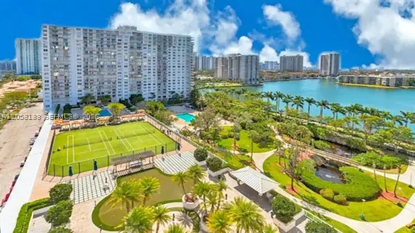 2801 NE 183rd St #405W, Aventura, FL 33160