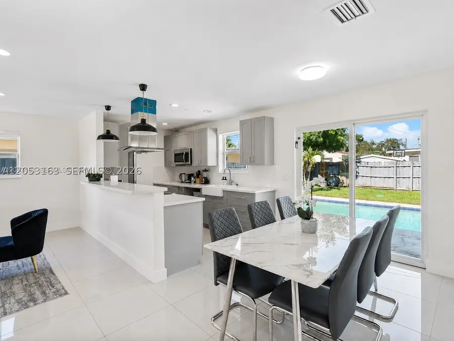 6441 Meade St, Hollywood, FL 33024 - #2