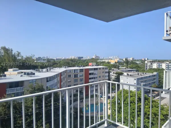 1470 NE 125th Ter #812, North Miami, FL 33161
