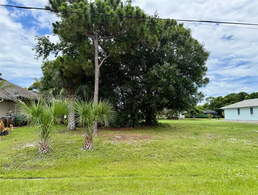 1860 SE Gaskins Cir, Port Saint Lucie, FL 34952 - #2