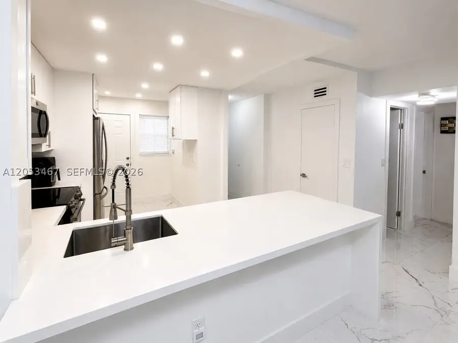 1750 NE 191st St #605-1, Miami, FL 33179 - #3