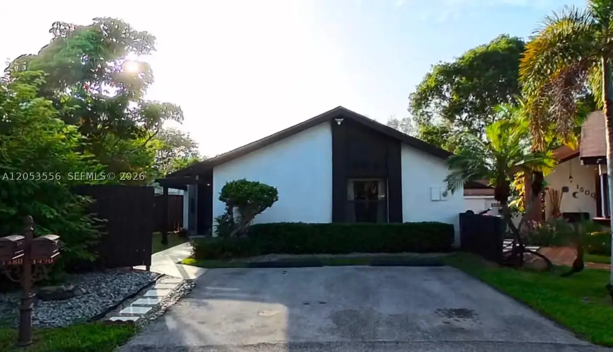 1490 Flamingo Ct, Pembroke Pines, FL 33026 - #1