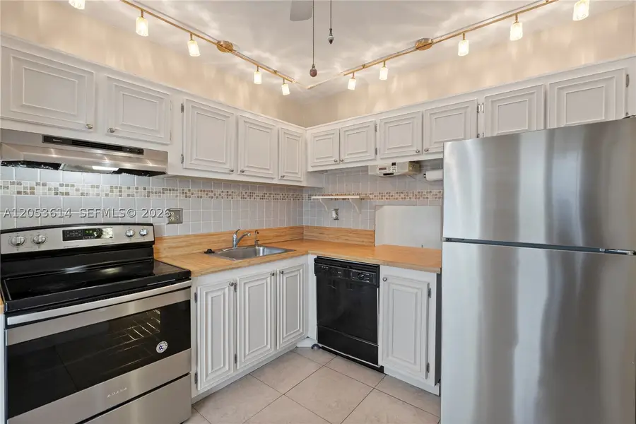 5950 Del Lago Cir #106, Sunrise, FL 33313 - #2