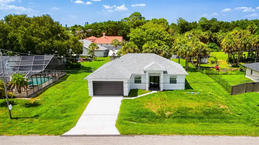 2524 Lakeview Dr, Lehigh Acres, FL 33936 - #2