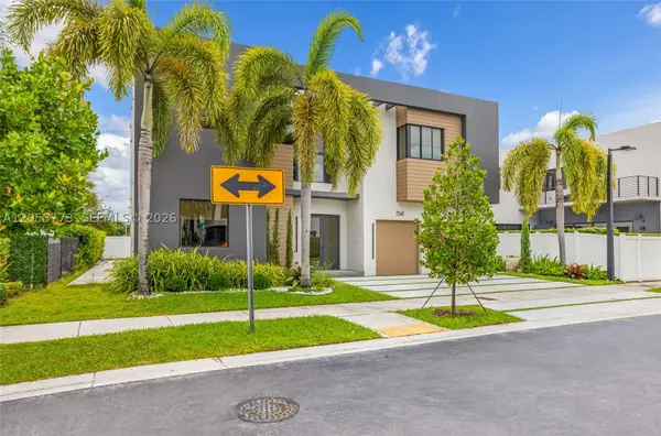 7541 NW 100th Ave, Doral, FL 33178