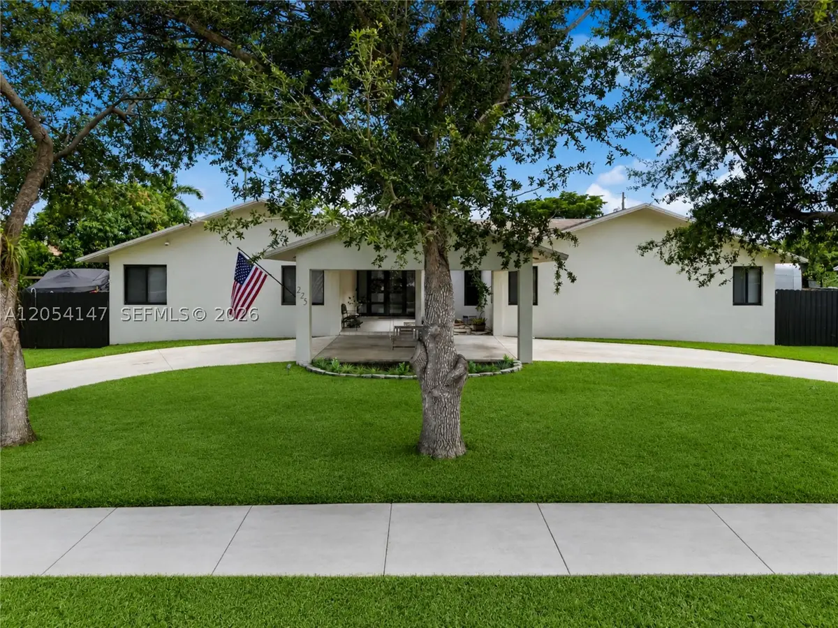 225 NW 21st St, Homestead, FL 33030 - #1