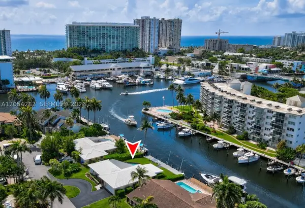 2762 NE 3rd St, Pompano Beach, FL 33062