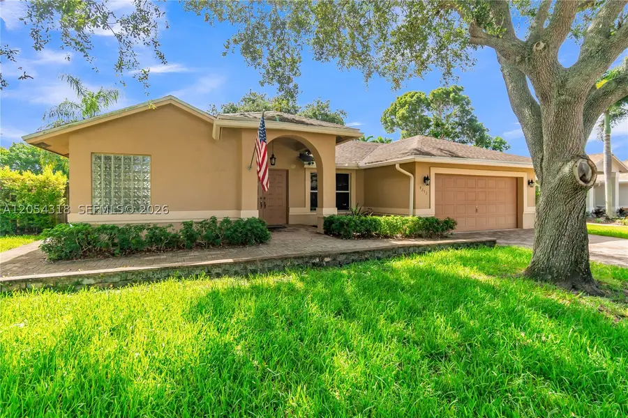 4252 SW 78th Dr, Davie, FL 33328 - #2