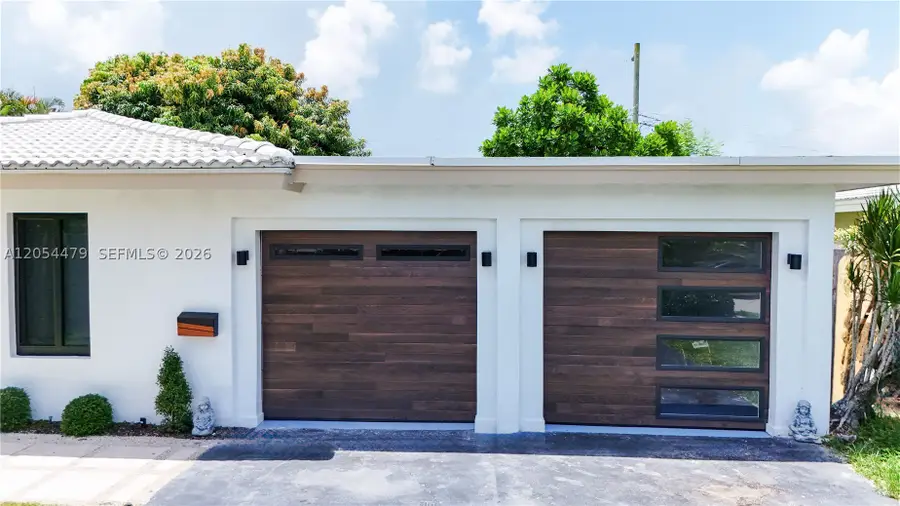 1892 NE 33rd St, Oakland Park, FL 33306 - #3