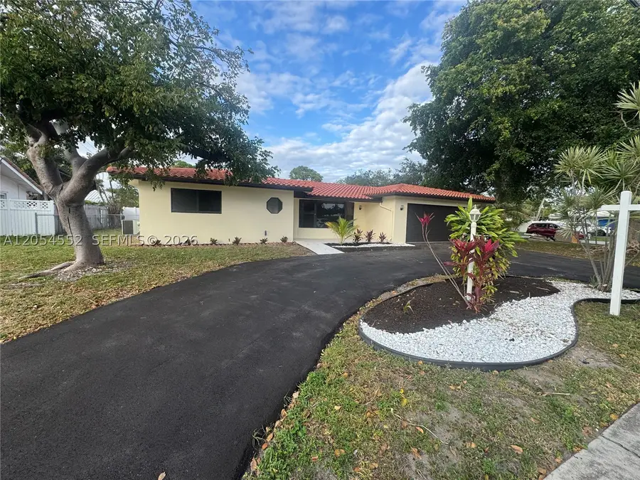 1109 SE 10th St, Deerfield Beach, FL 33441 - #3