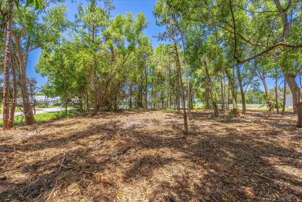 2801 SE Leigh Ave, Port St Lucie, FL 34952