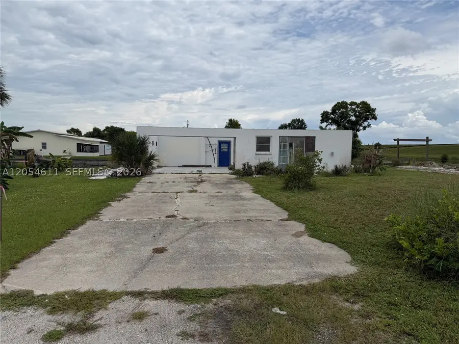 1053 Lantern Ln Okeechobee, Northeast Glades, FL 34974 - #2
