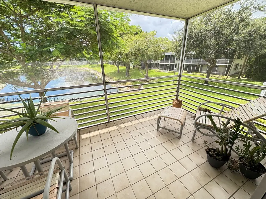 4280 Oaks Ter #203, Pompano Beach, FL 33069 - #2