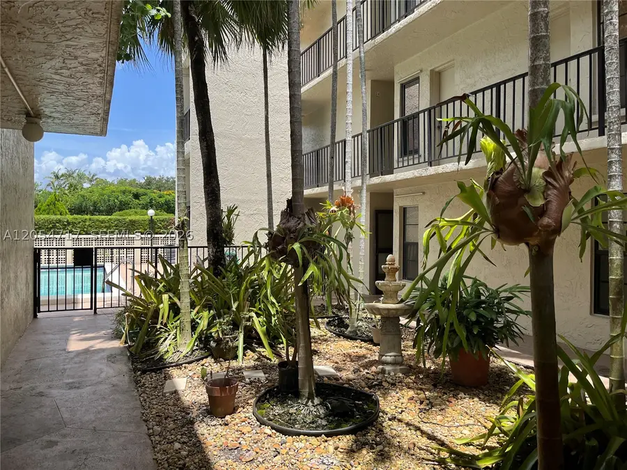 709 Curtiss Pkwy #11, Miami Springs, FL 33166 - #3