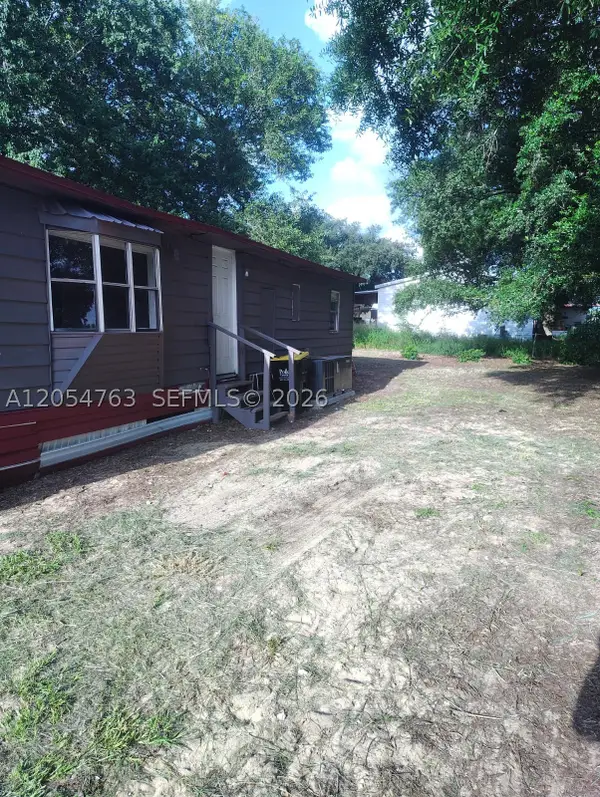 26 Candlelight Dr, Lake Wales, FL 33859