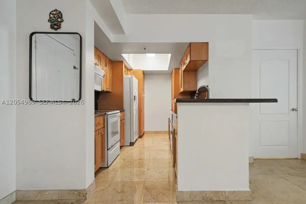 5085 NW 7th St #906, Miami, FL 33126 - #1